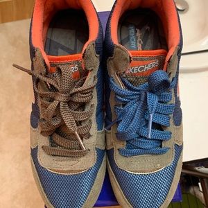 Skechers size 8 1/5 sneaker.